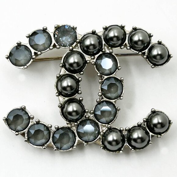 Chanel Gunmetal CC Grey Pearl Grey Crystal Brooch - Picture 1 of 3